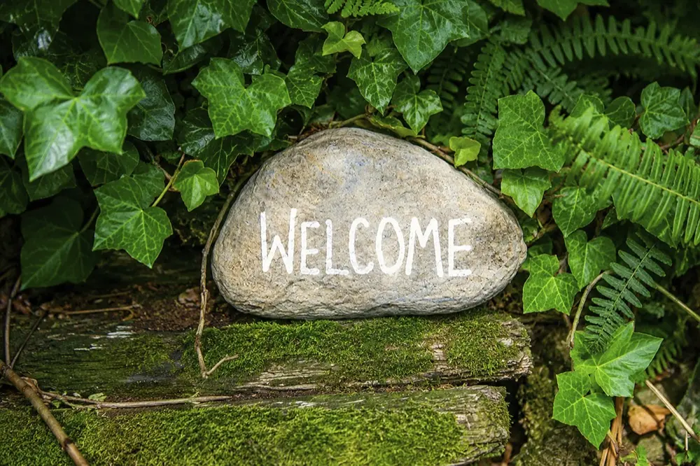Welcome stone sign